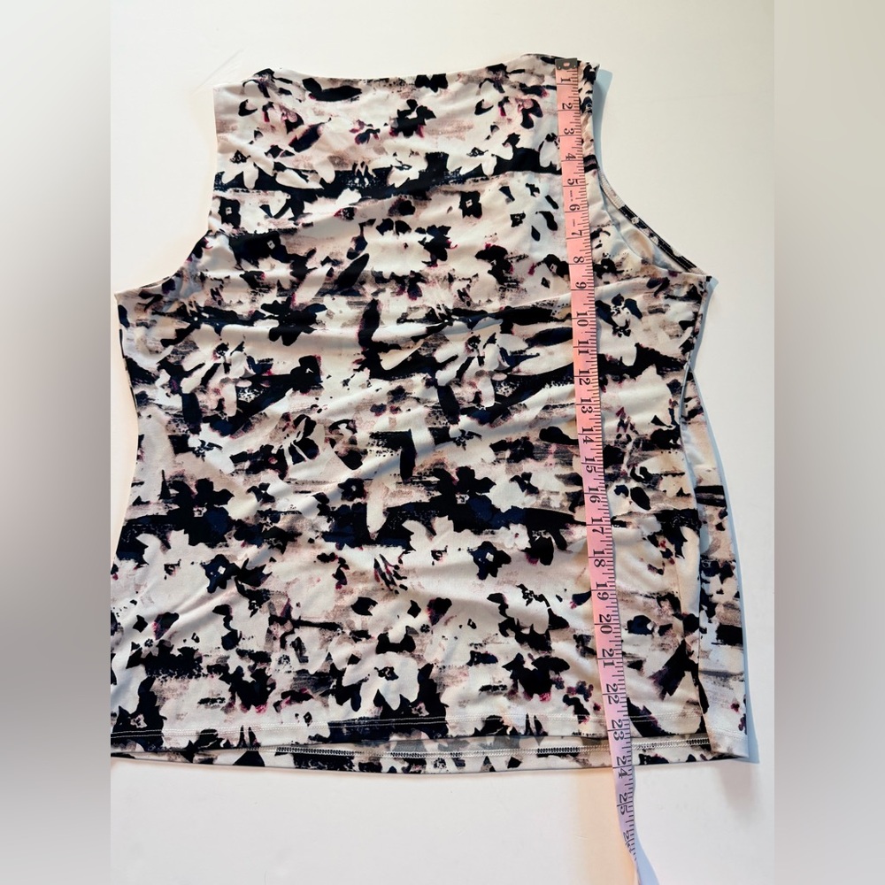 Ivanka Trump Black and White Floral Blouse - Picture 4 of 6